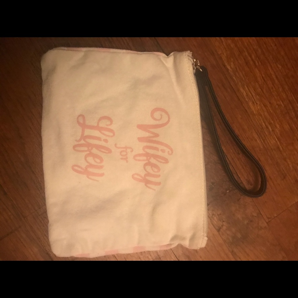 Wristlet